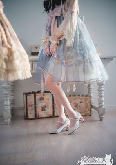 日韩系列影片_十万网红美女美酱